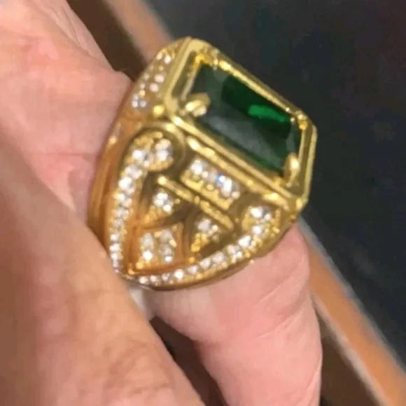 Elegant Green and Gold mens Ring Sz 13